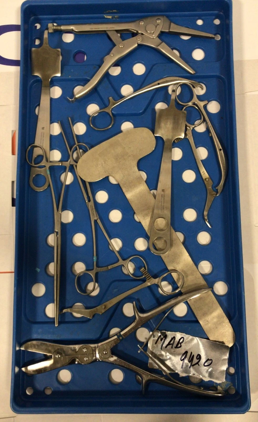 MISC SURGICAL INSTRUMENTS W-BLUE TRAY 8PCS-MAB-9420