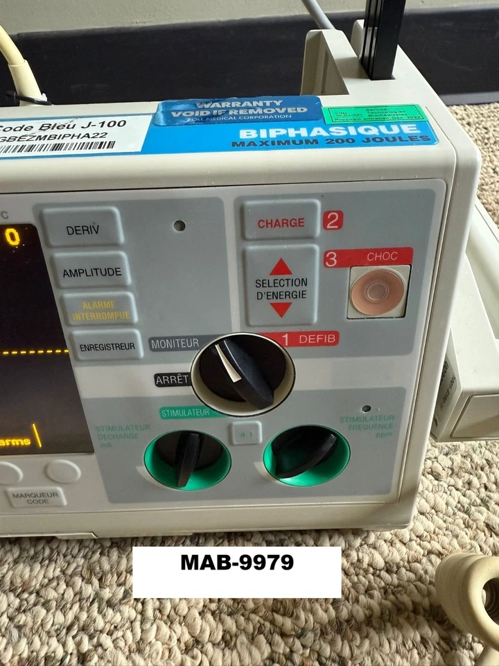 Zoll M-Series w Paddles, MF cables, ECG Leads ,200 Joules NoBattery - Image 2