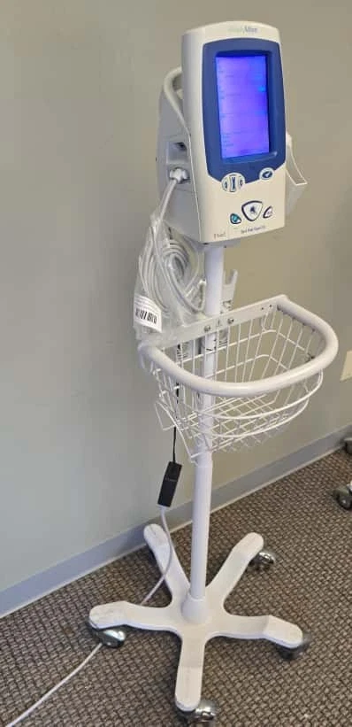 Welch Allyn Spot Vital Signs LXi Patient Monitor w/AC Adapter & Stand(APX-032) - Image 2